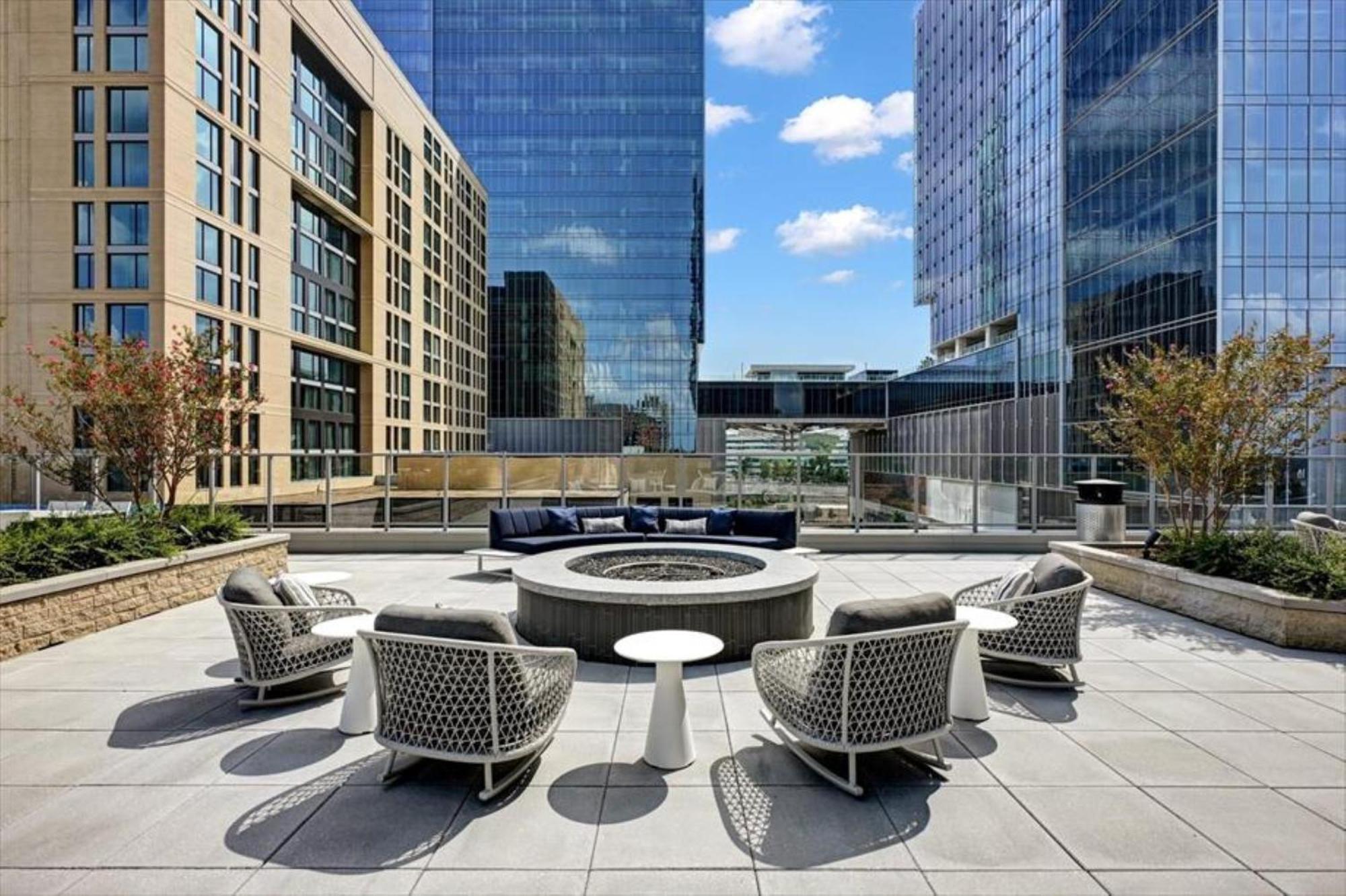 Global Luxury Suites At Town Center ريستون المظهر الخارجي الصورة