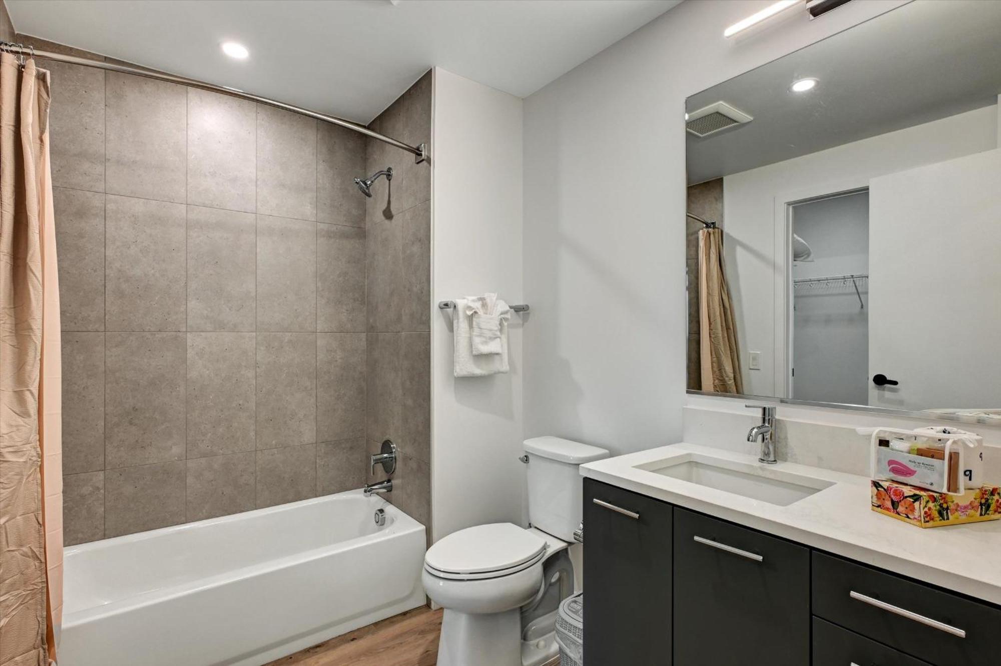 Global Luxury Suites At Town Center ريستون المظهر الخارجي الصورة